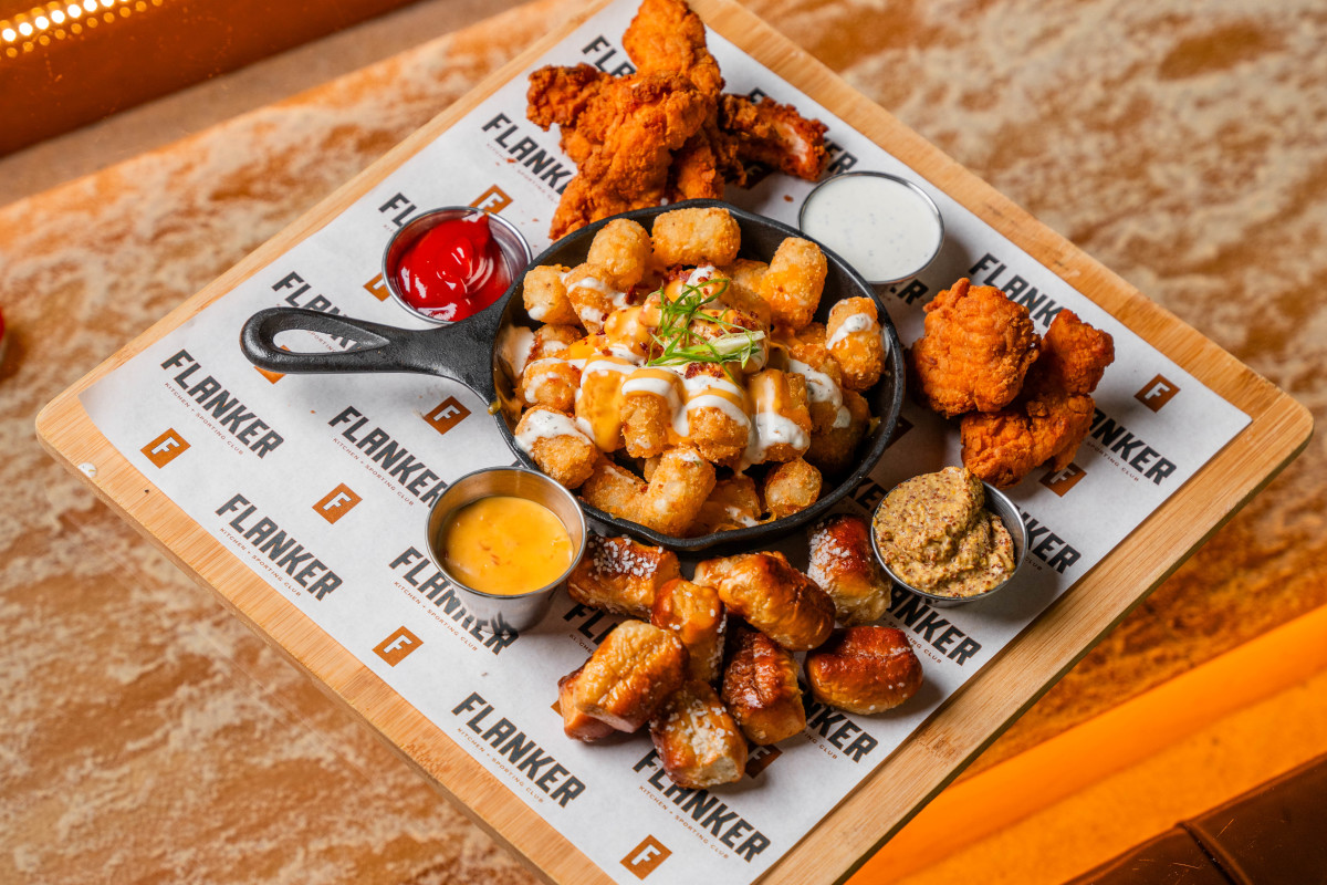 Flanker Kitchen & Sports Bar - SLC