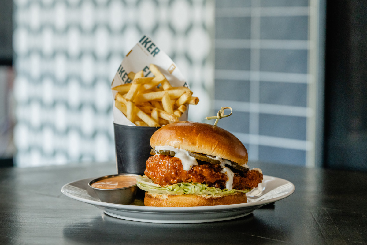 Flanker Kitchen & Sports Bar - SLC