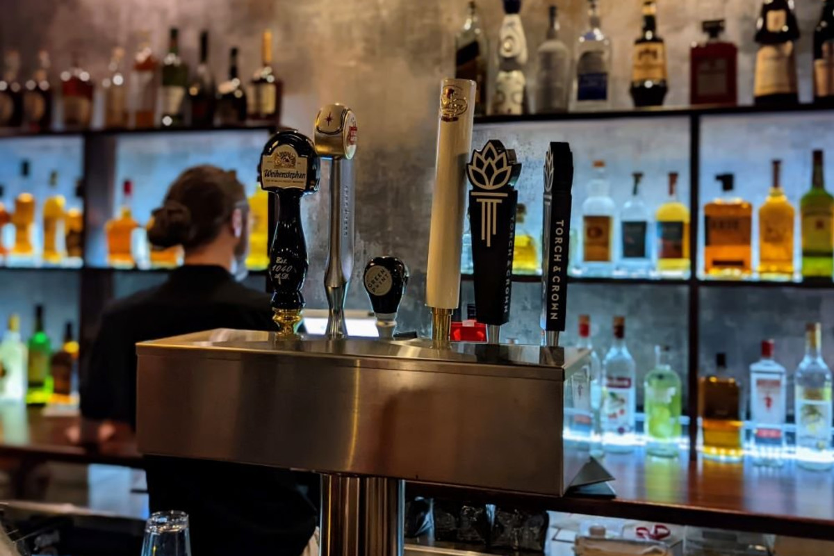 Bar 135