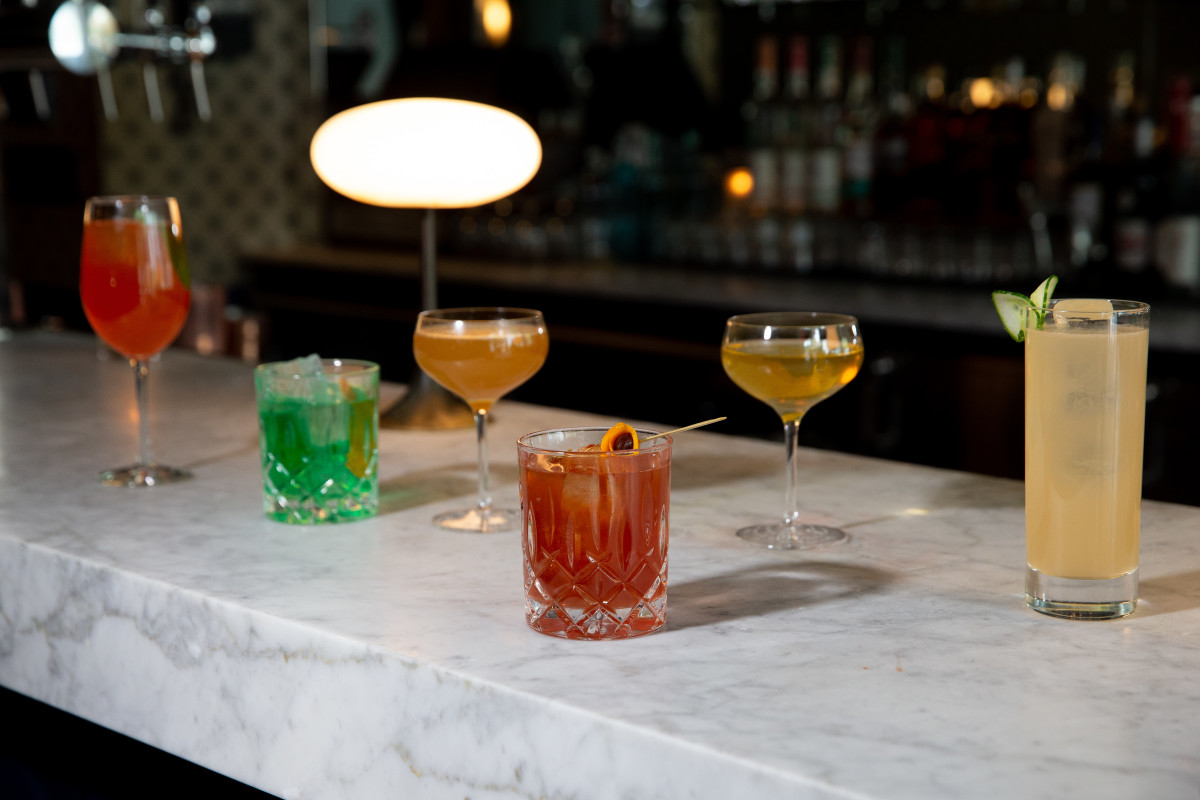 Black Hound Bar