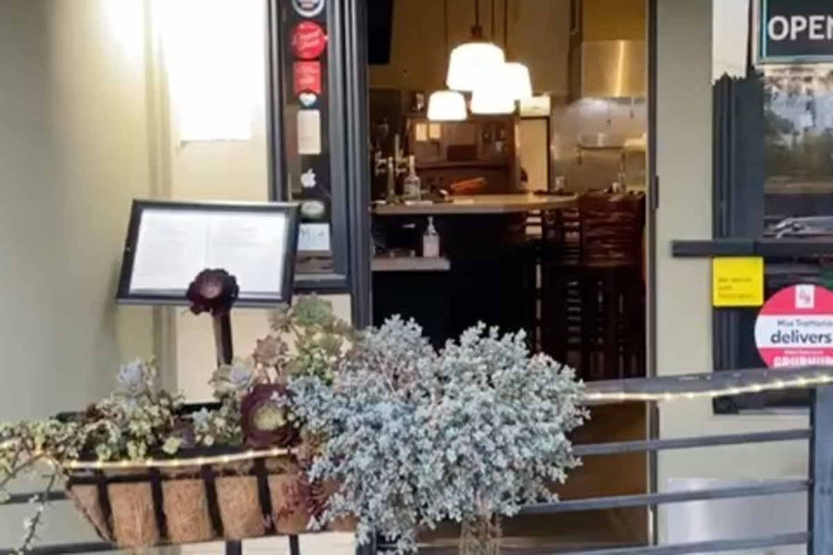 Photo 1 of 4: Mia Trattoria