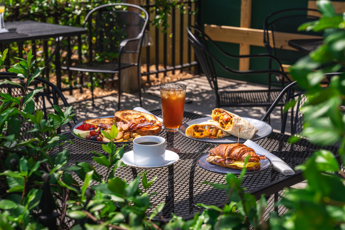 Photo 1 of 4: Hawthorne Bistro & Bakery