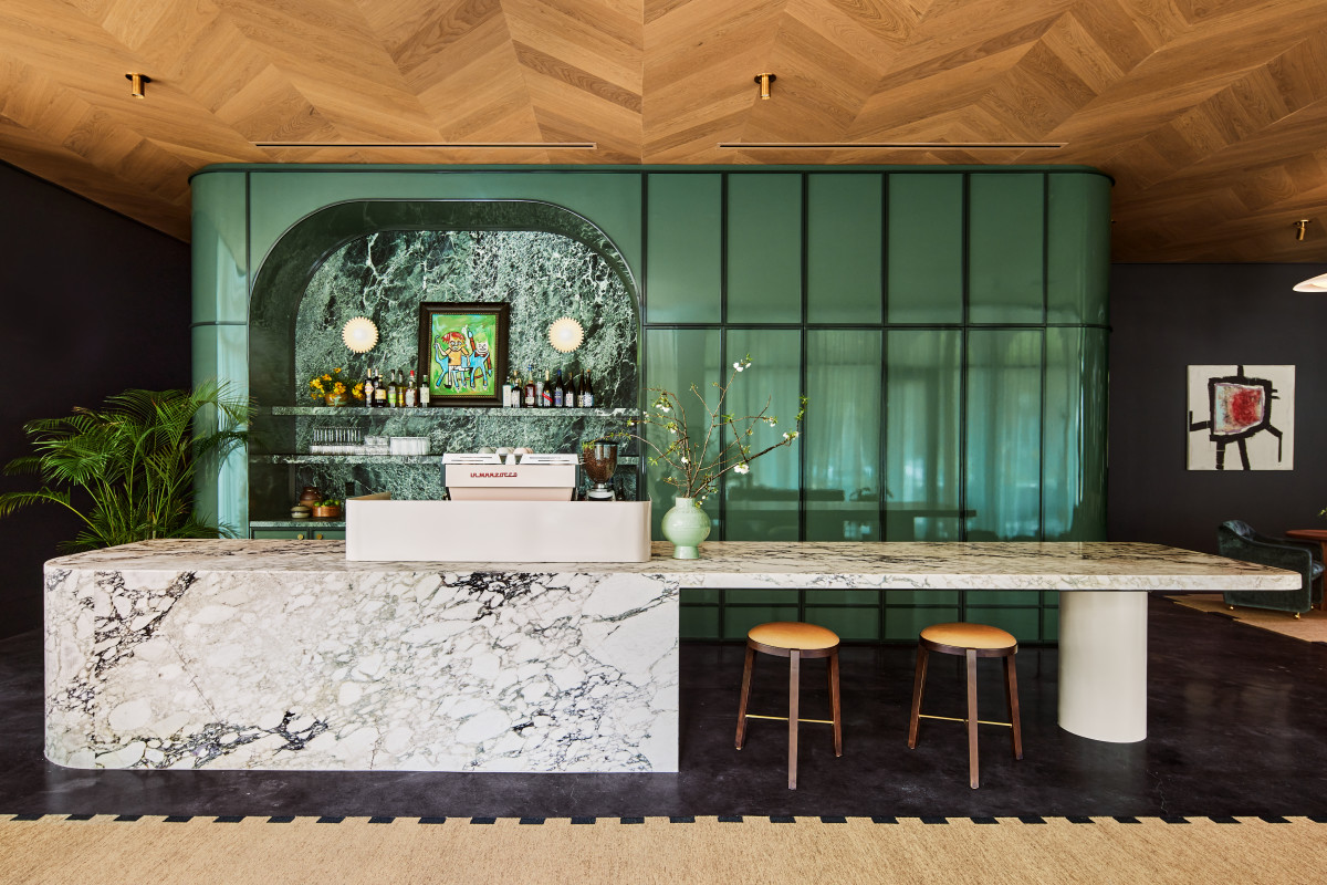 Photo 1 of 4: Henrietta Hotel