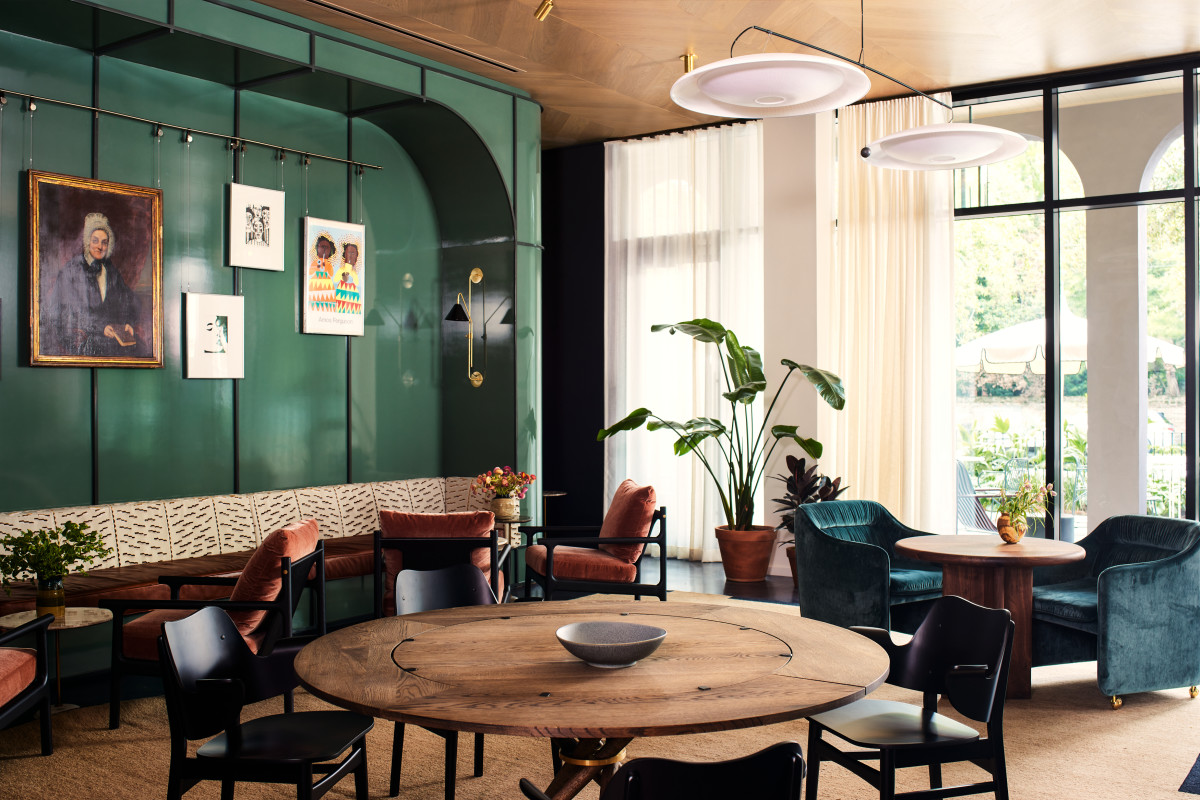 Henrietta Hotel