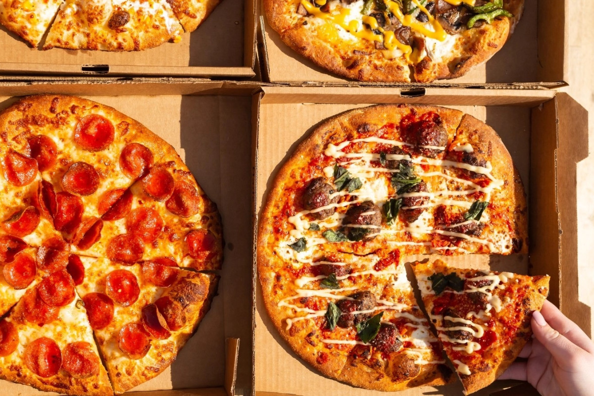 Photo 1 of 4: Mondo Pizza
