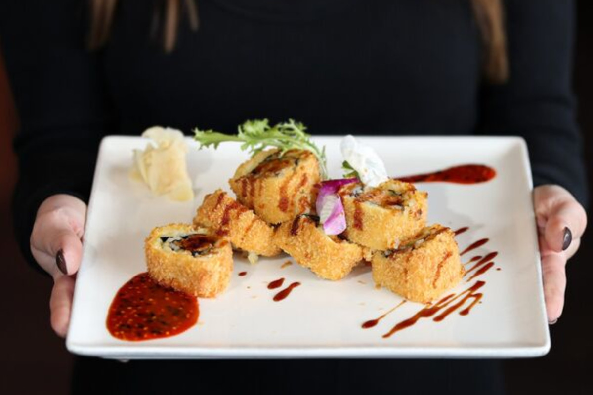 Inyo Restaurant & Lounge