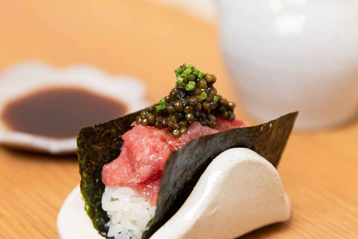 Photo 1 of 4: Maki a Mano