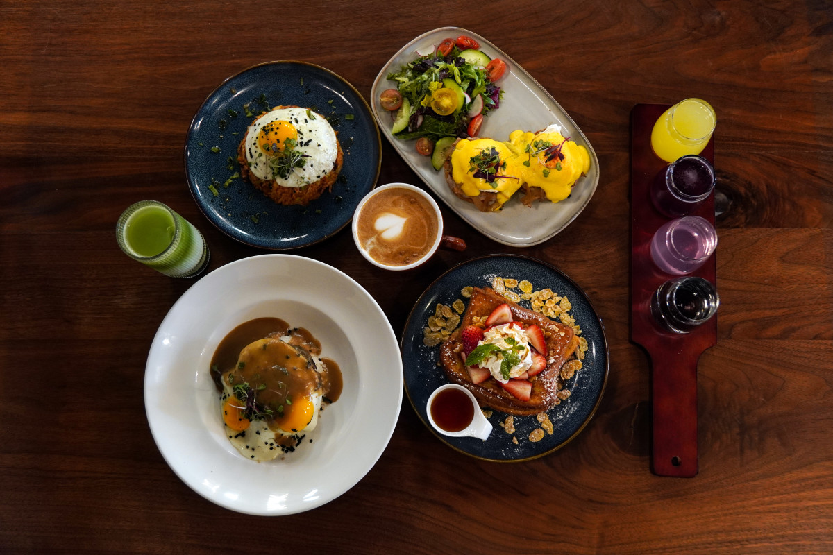 Photo 1 of 4: SAMS American Eatery