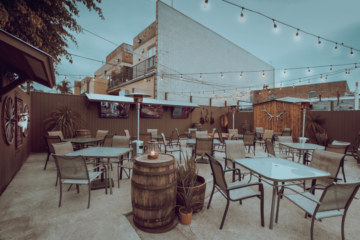 Photo 1 of 4: Old Town Patio