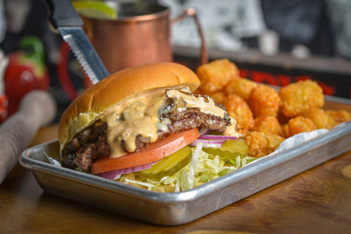 Photo 1 of 4: Lindy's on 4th