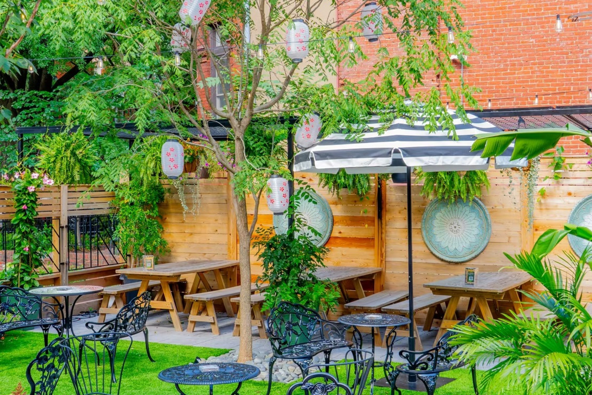 Barrel House Cafe and Bar