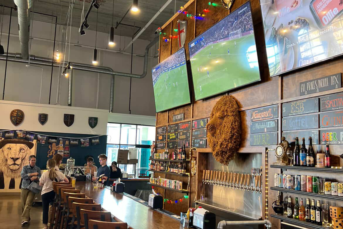 Photo 1 of 4: Bridgeway Public House