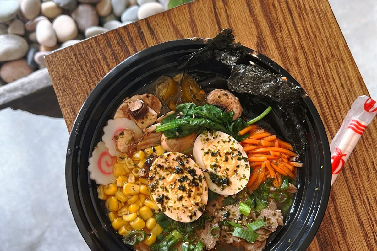 Photo 1 of 4: Hotto Noodle
