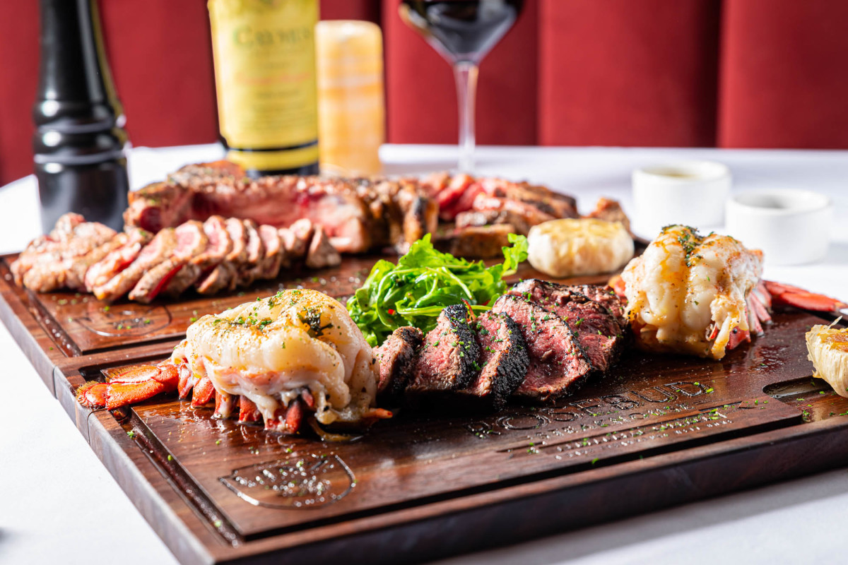 Photo 1 of 4: Rosebud Steakhouse - Wheeling