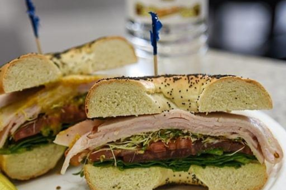 Ize's Deli and Bagel