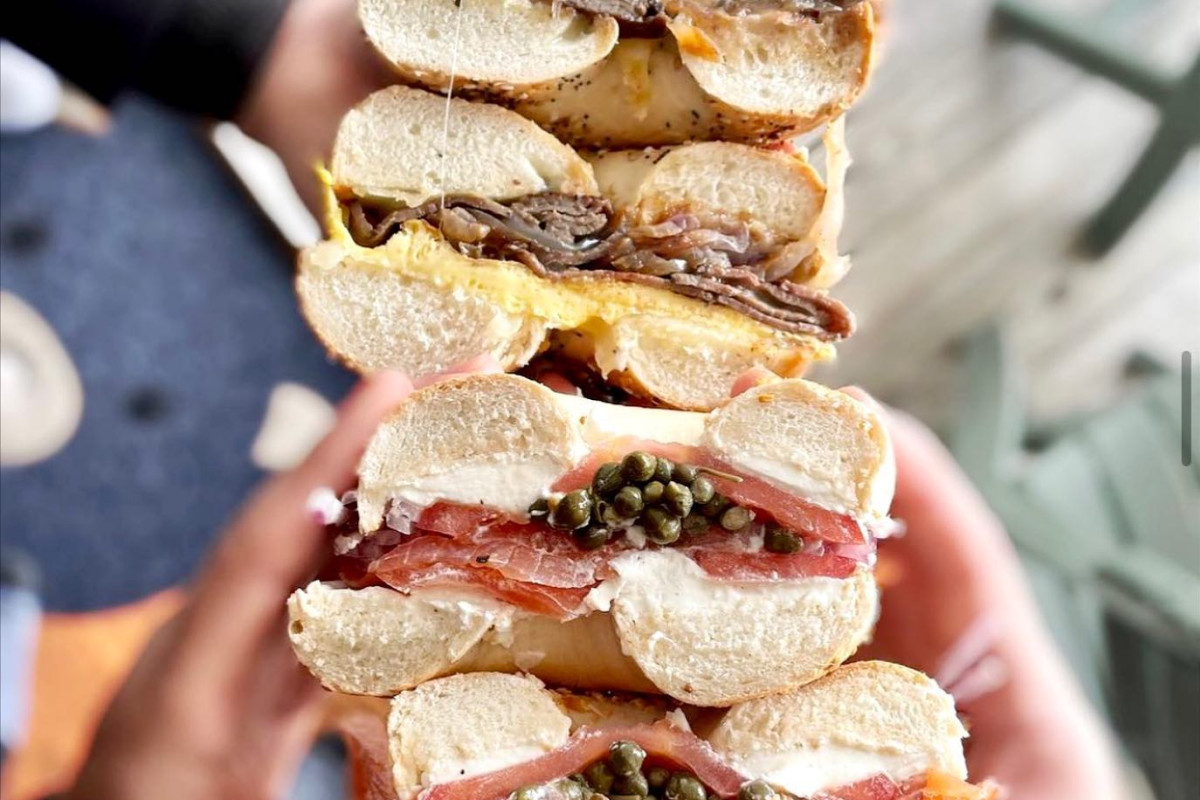 Ize's Deli and Bagel