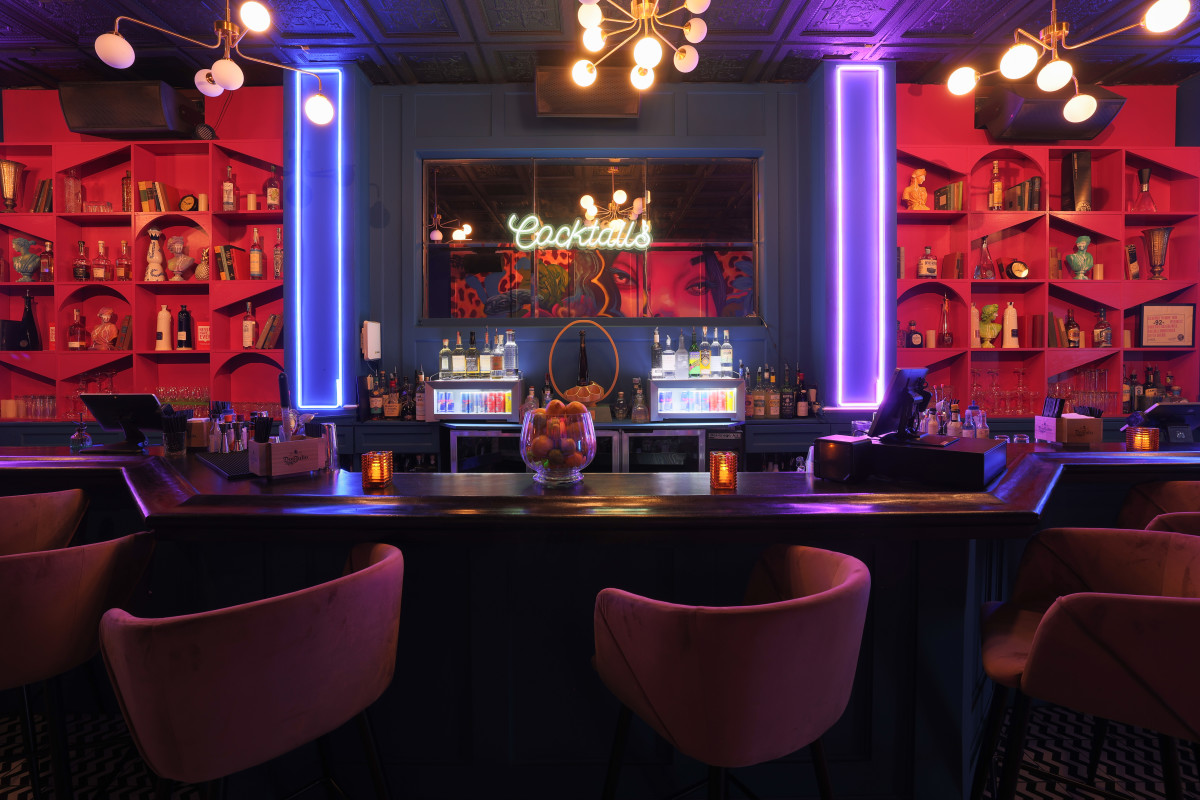 Photo 1 of 4: ICON CHICAGO