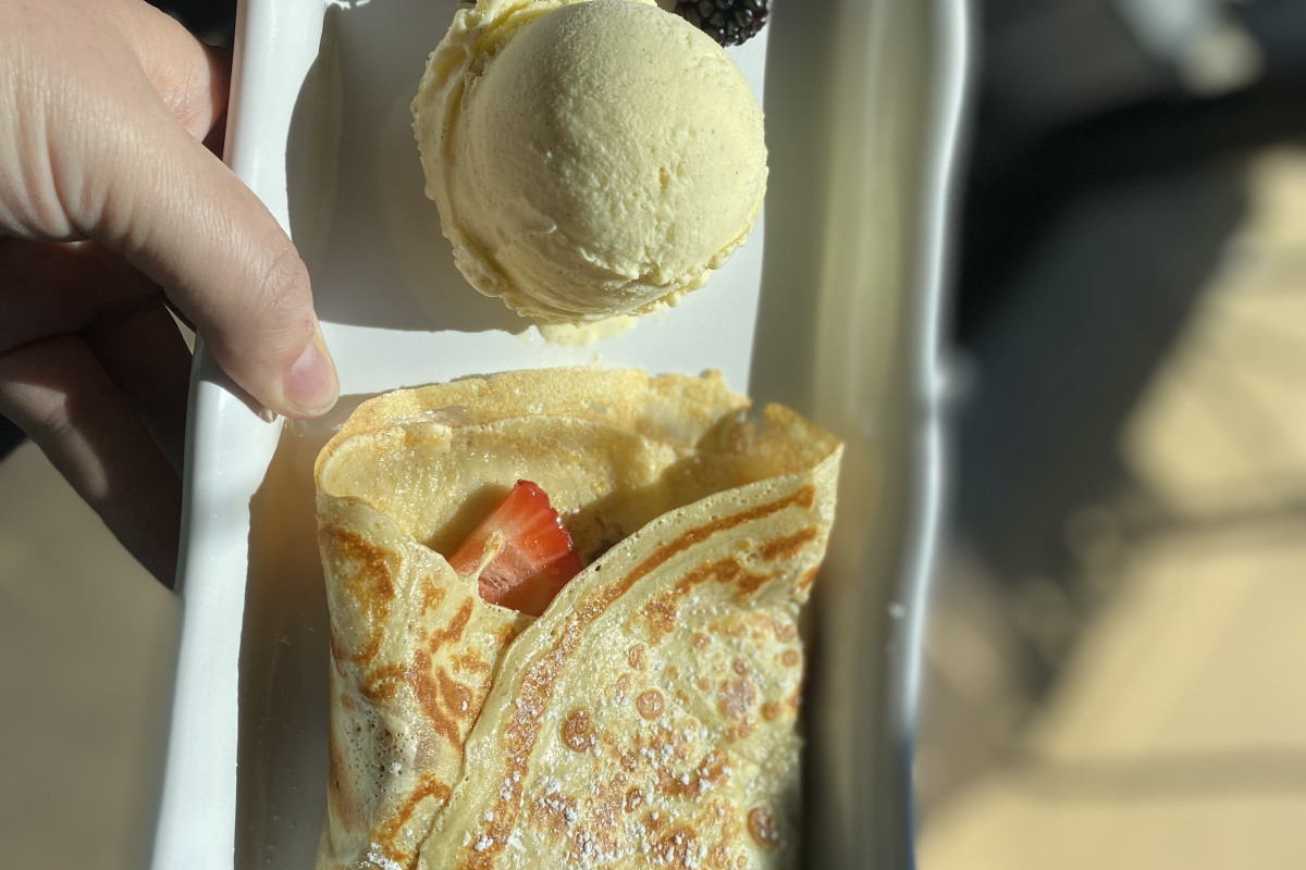 Madeleine's Macarons & Crepes