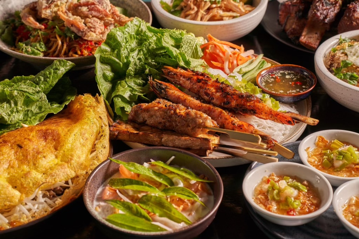 Photo 1 of 4: Saigon Social