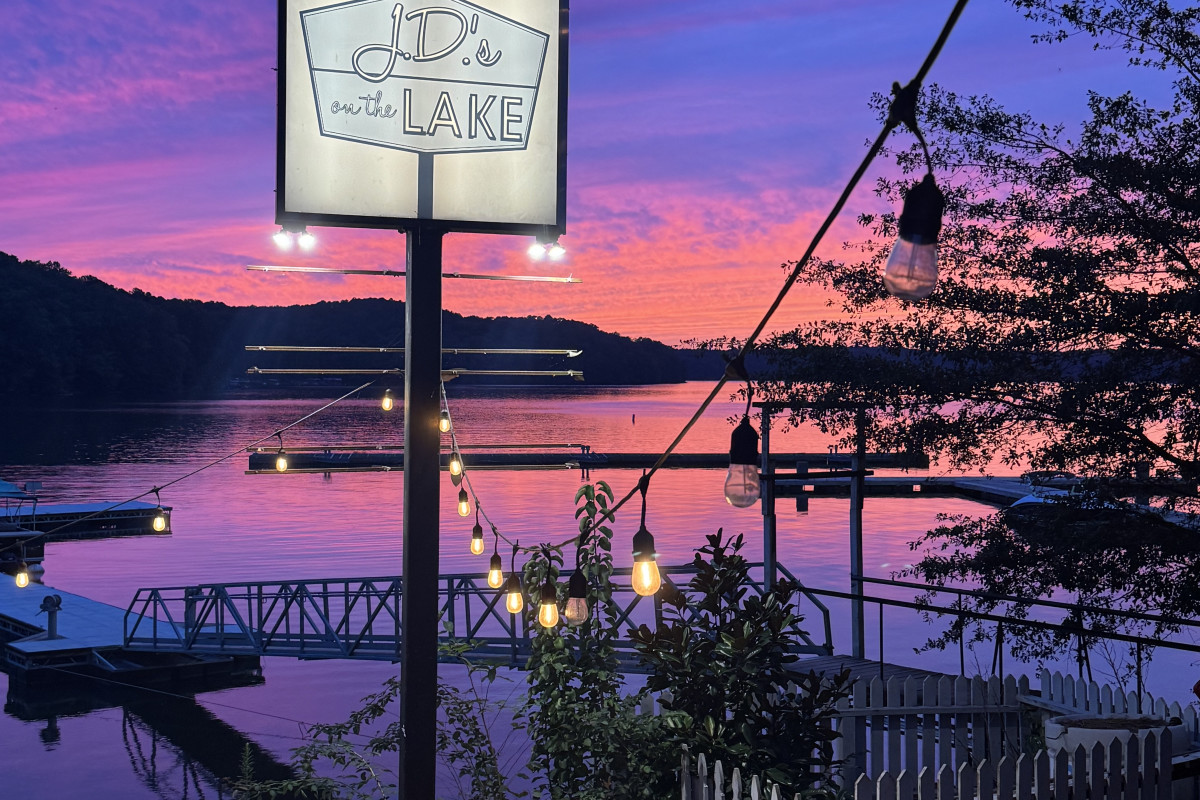 JD's on the Lake (Seasonal)