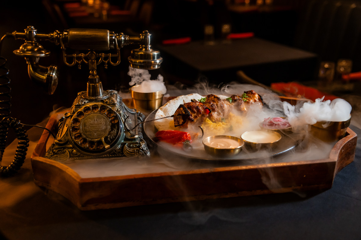 Deluxe Fun Dining