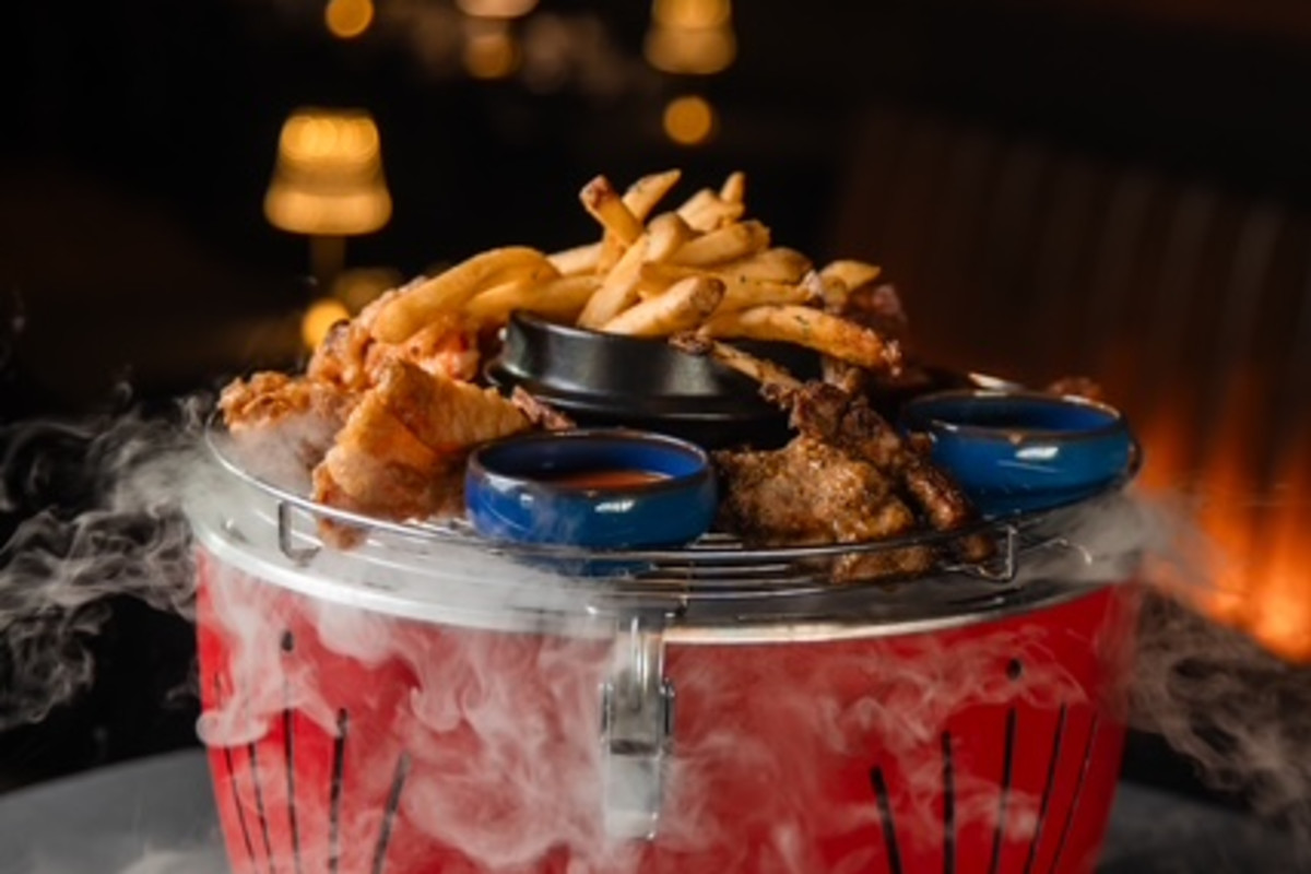 Deluxe Fun Dining