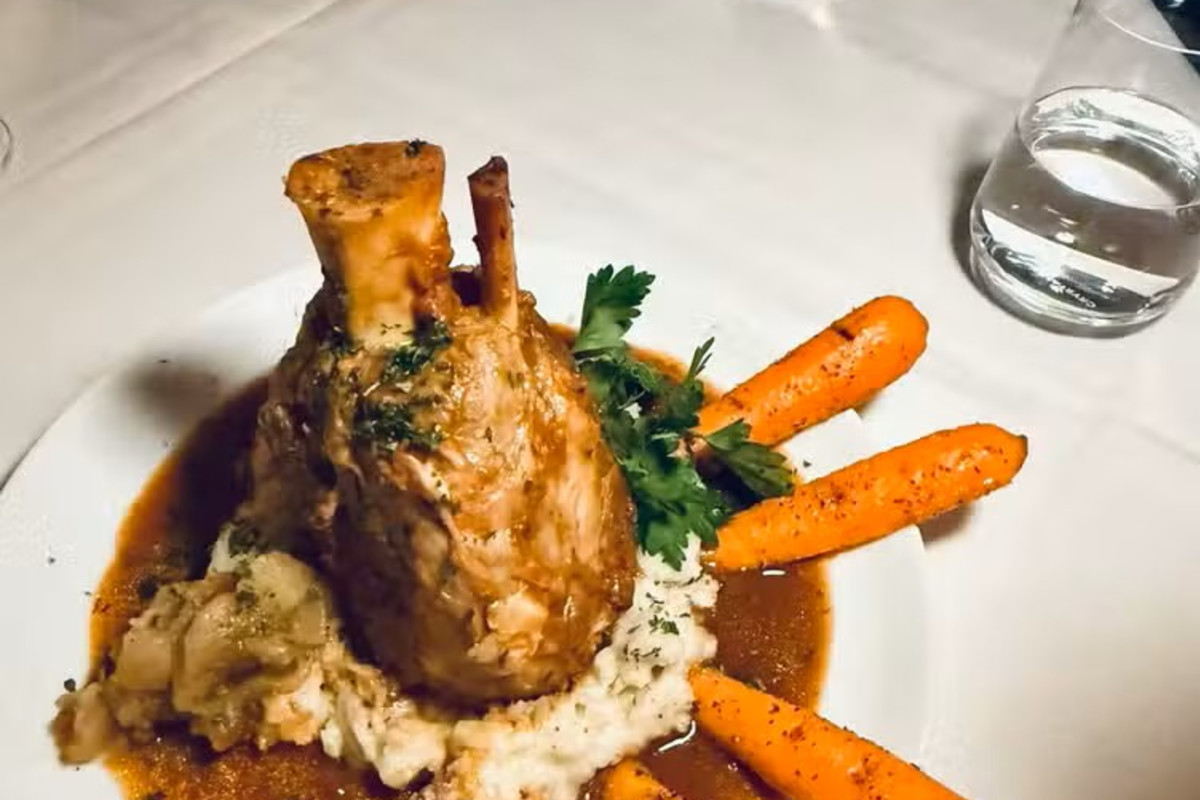 Foxy's Kitchen + Bar