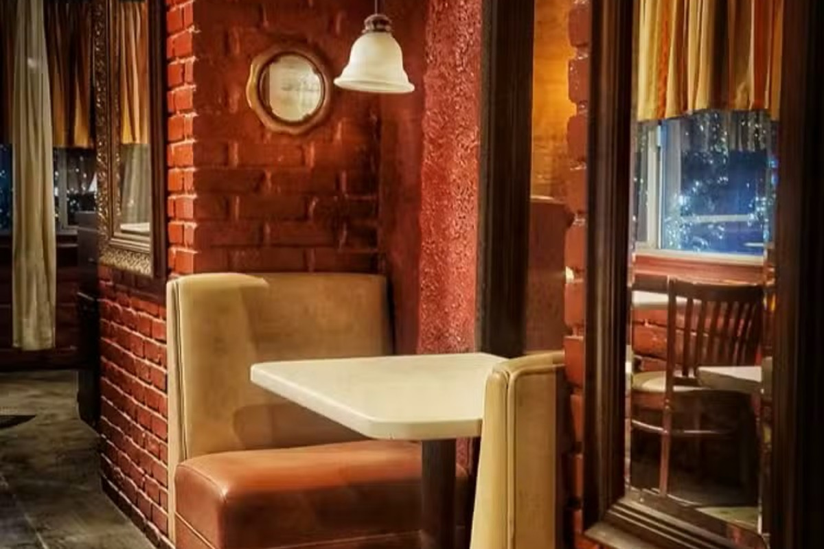 Foxy's Kitchen + Bar