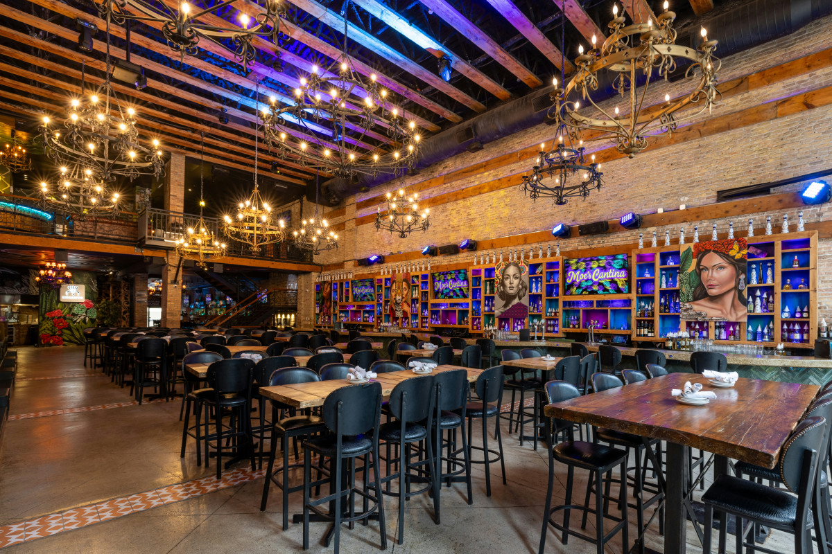 Moe's Cantina - River North