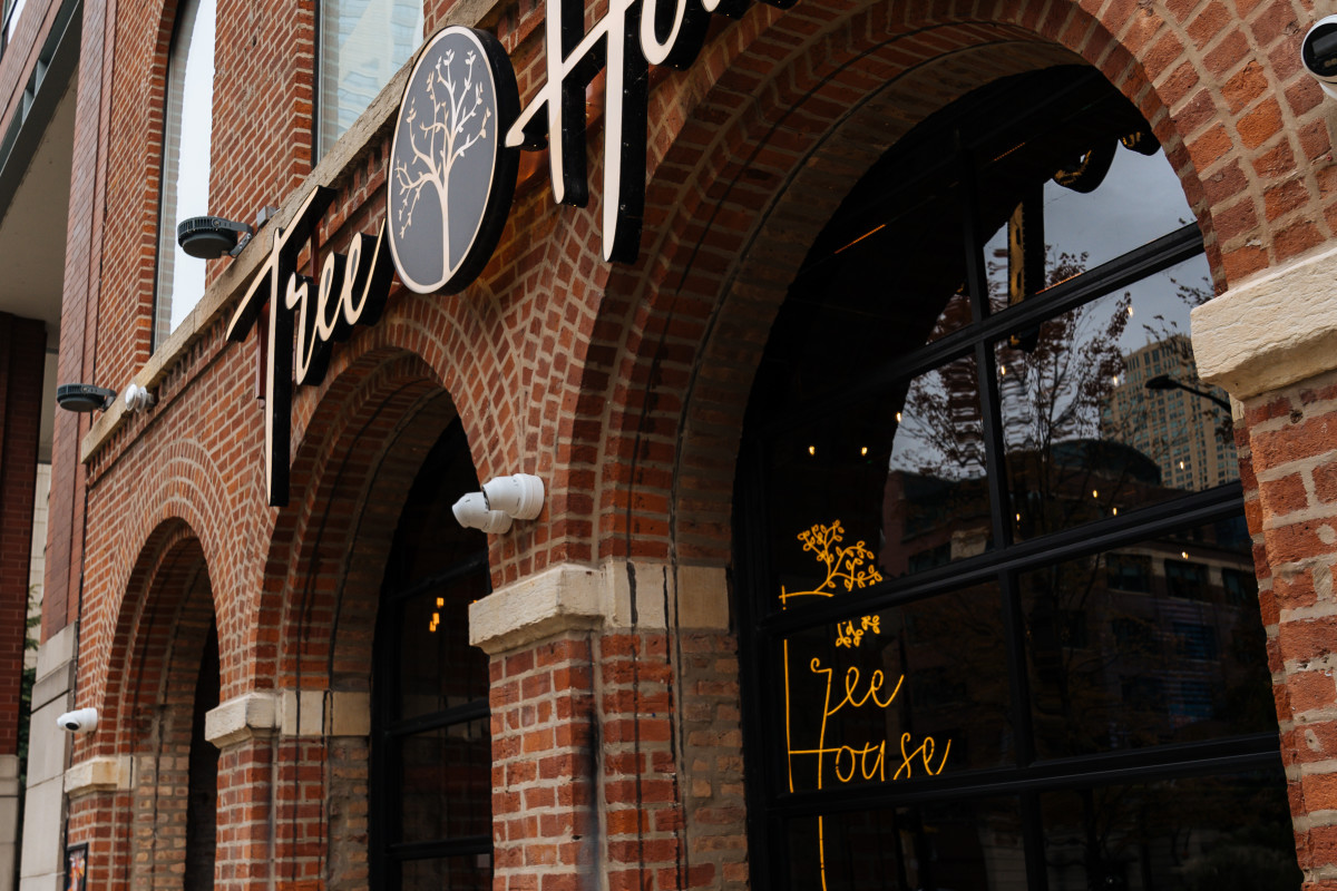 Photo 1 of 4: Tree House Chicago