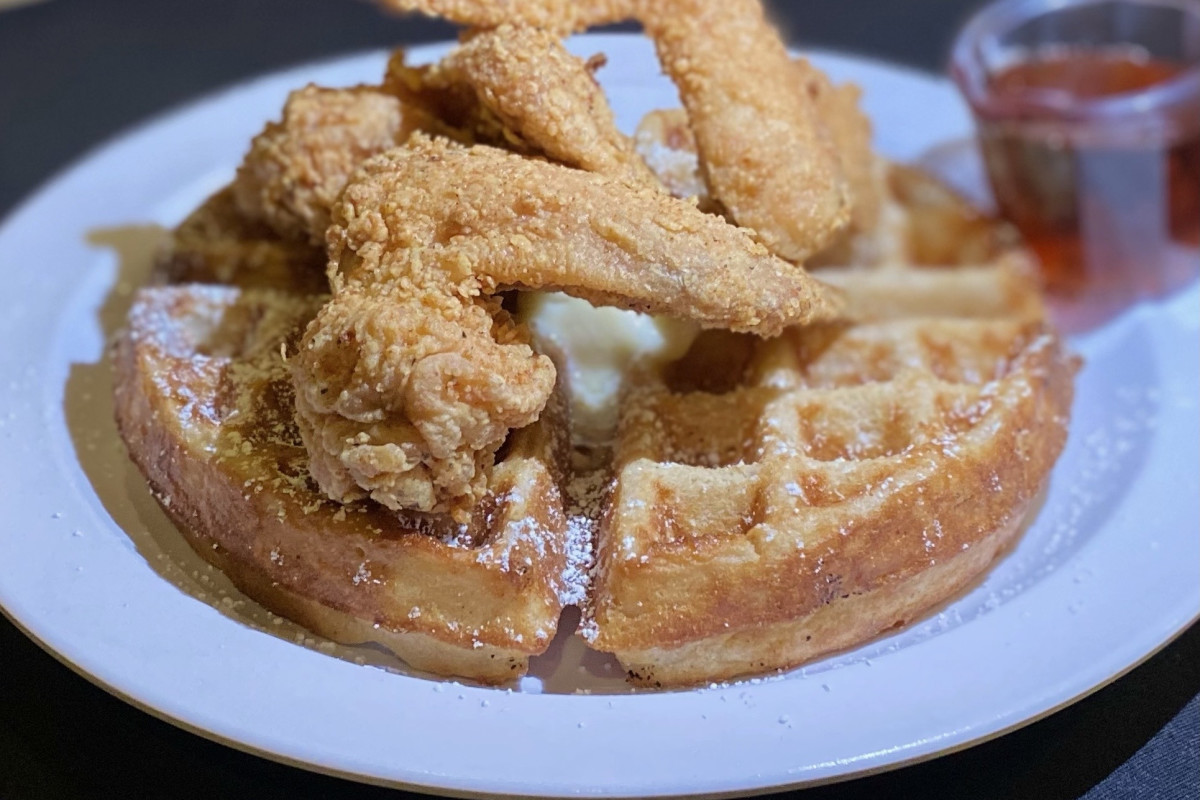 B's Chicken & Waffles
