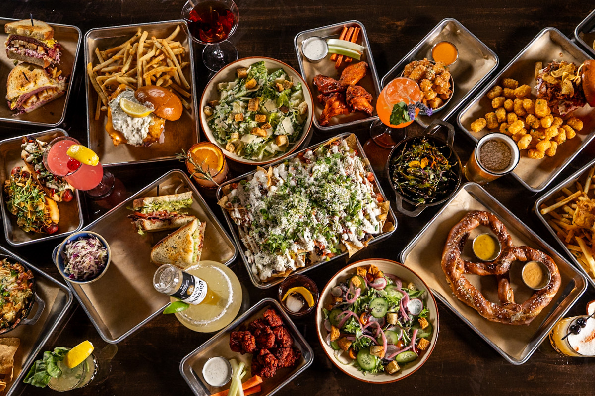 Junkyard Sports Bar & Grill