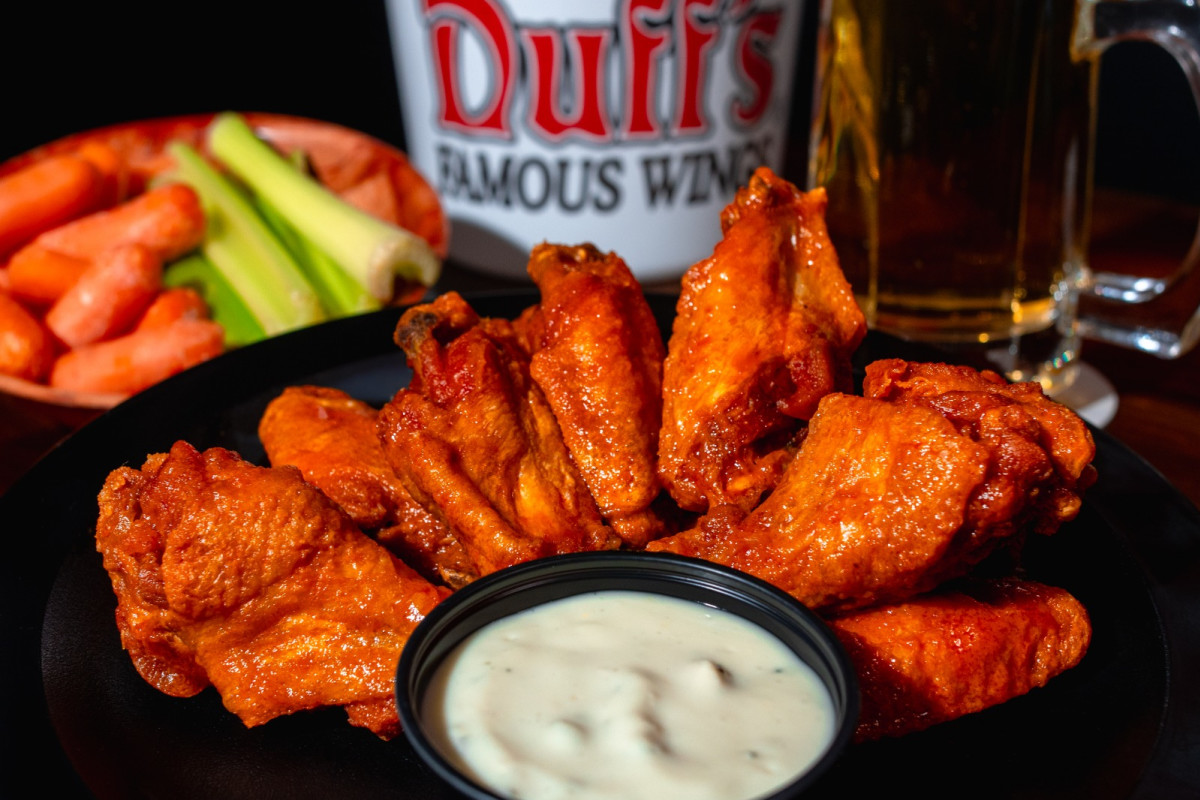 Duff's Famous Wings - Sarasota