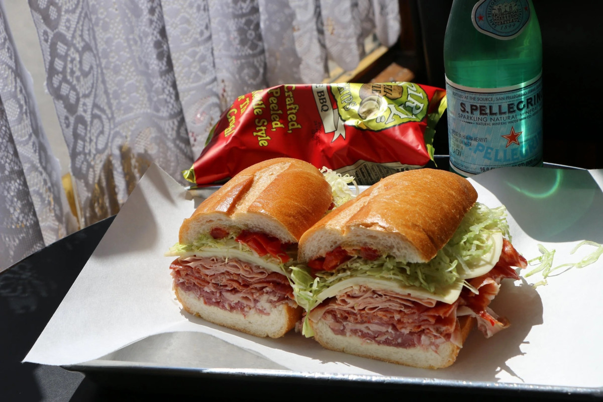 Regina's Grocery - Mulberry St.