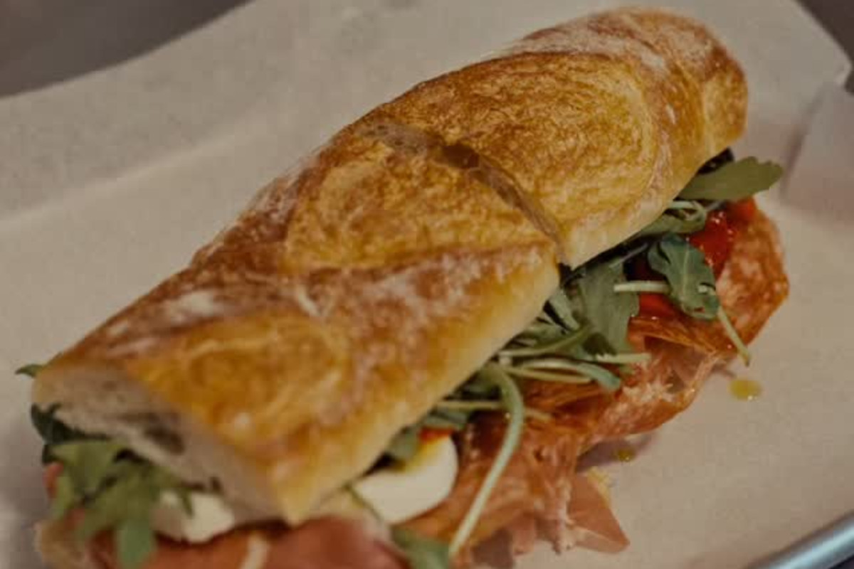 Regina's Grocery - Mulberry St.
