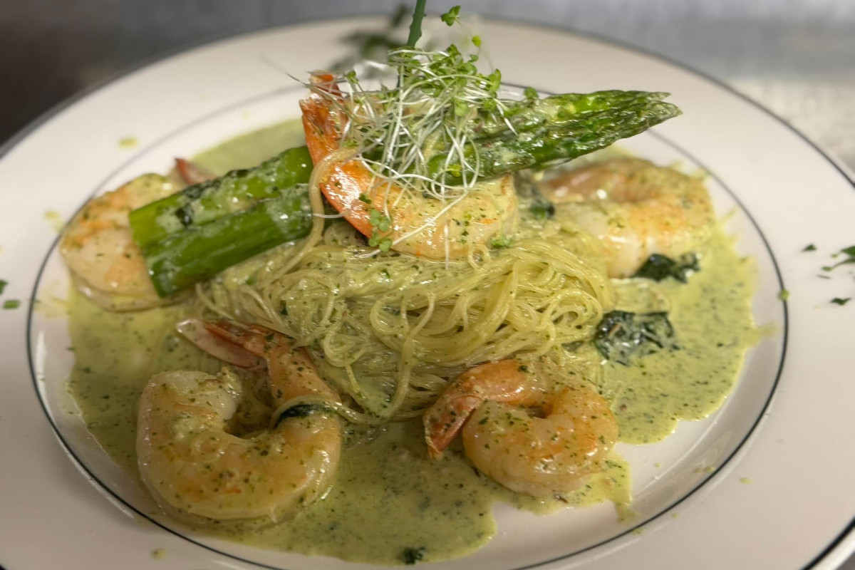 Dina's Bistro