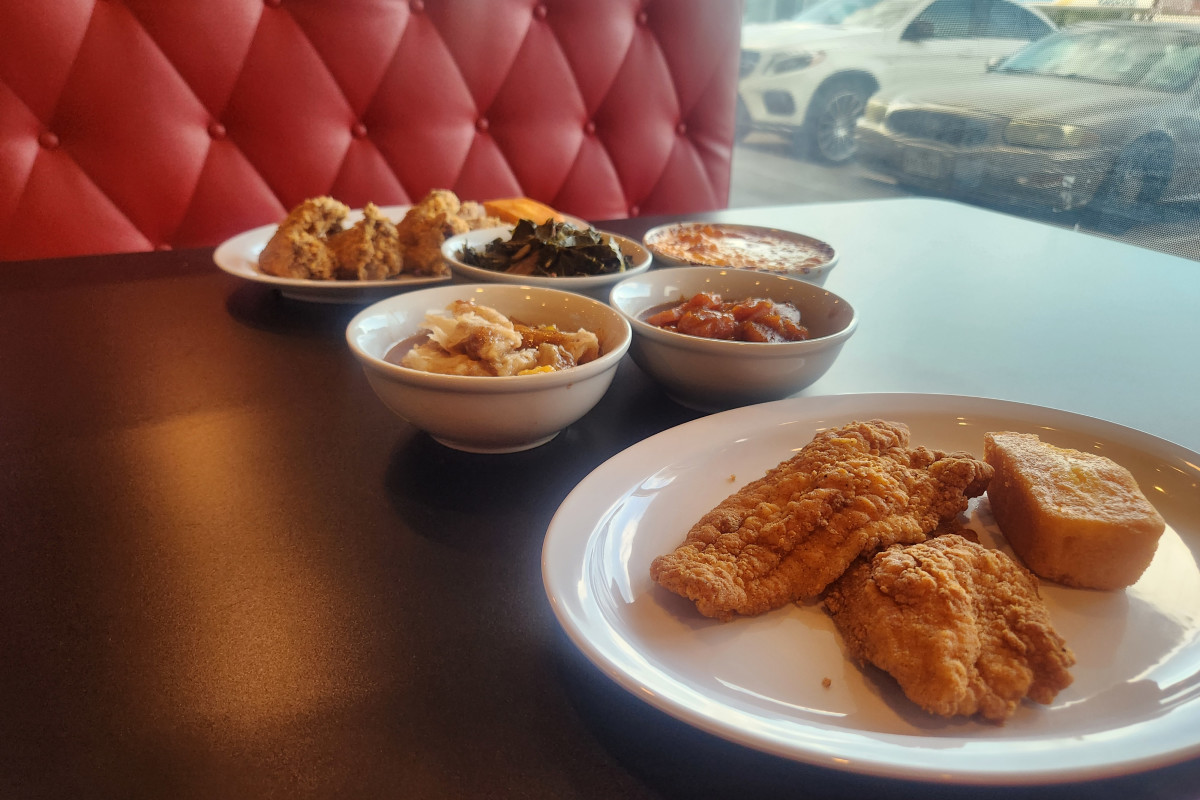 Harold's Chicken Shack 75 Bar & Grill