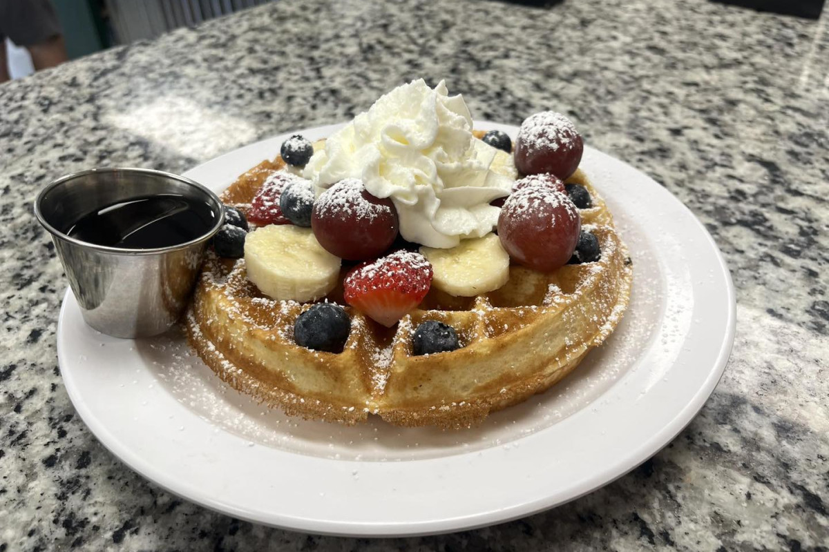 Photo 1 of 4: Celebrity Diner and Bakery