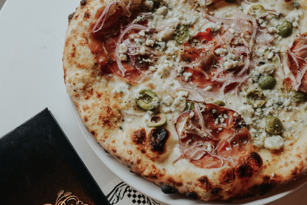 Photo 1 of 4: Alberta's Pizza