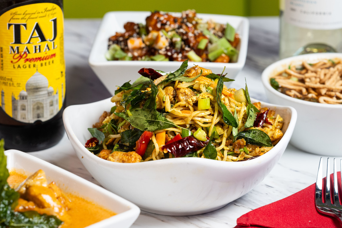Photo 1 of 4: Sizzlin Stirfry Asian Bistro