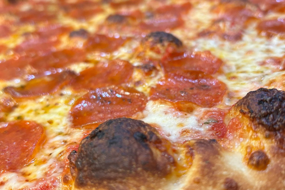 Lucky's Pizza - Canoga Park