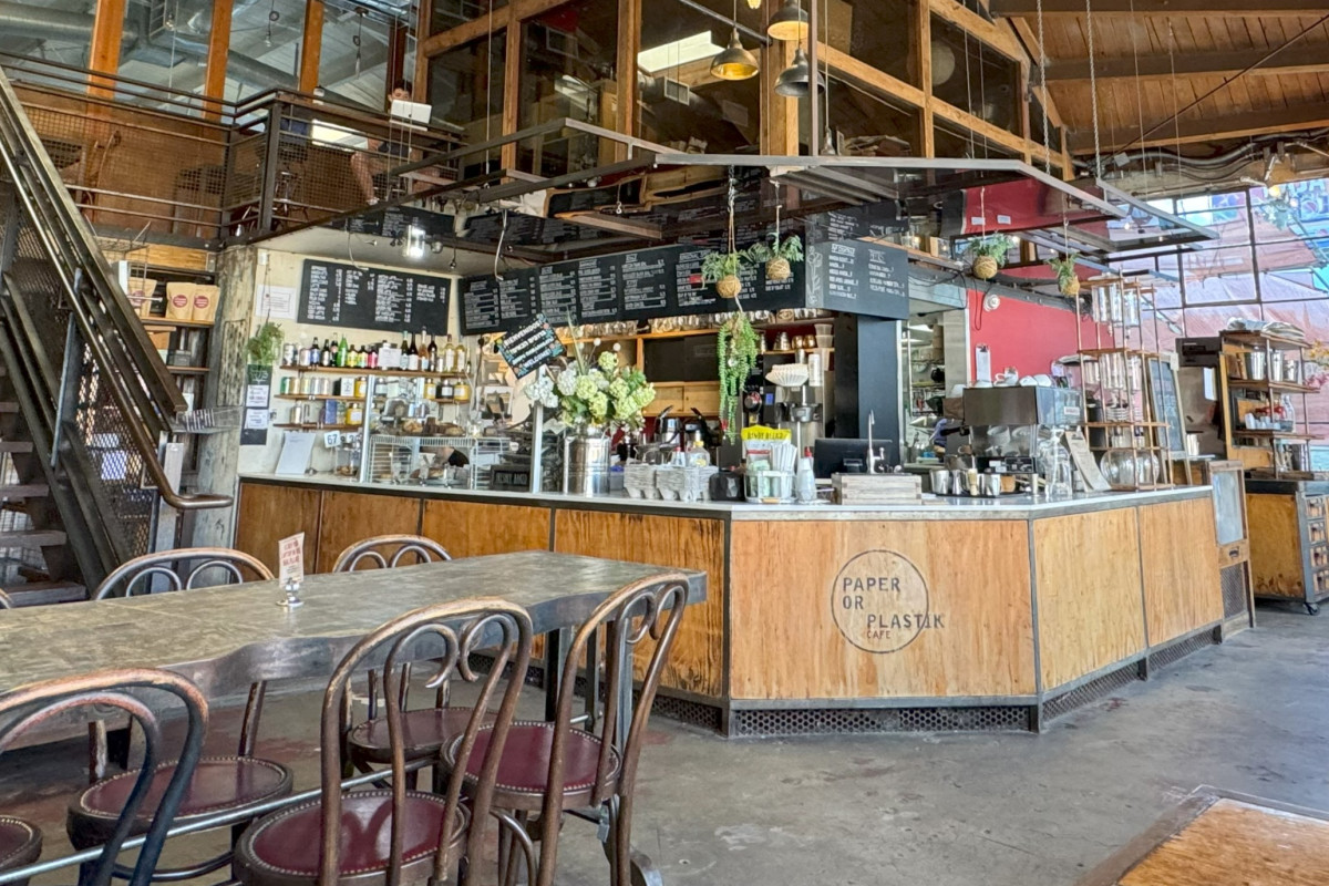 Paper or Plastik Café