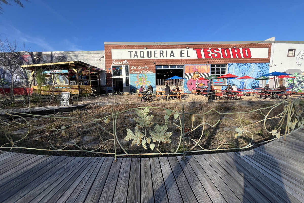 Photo 1 of 4: El Tesoro - West End
