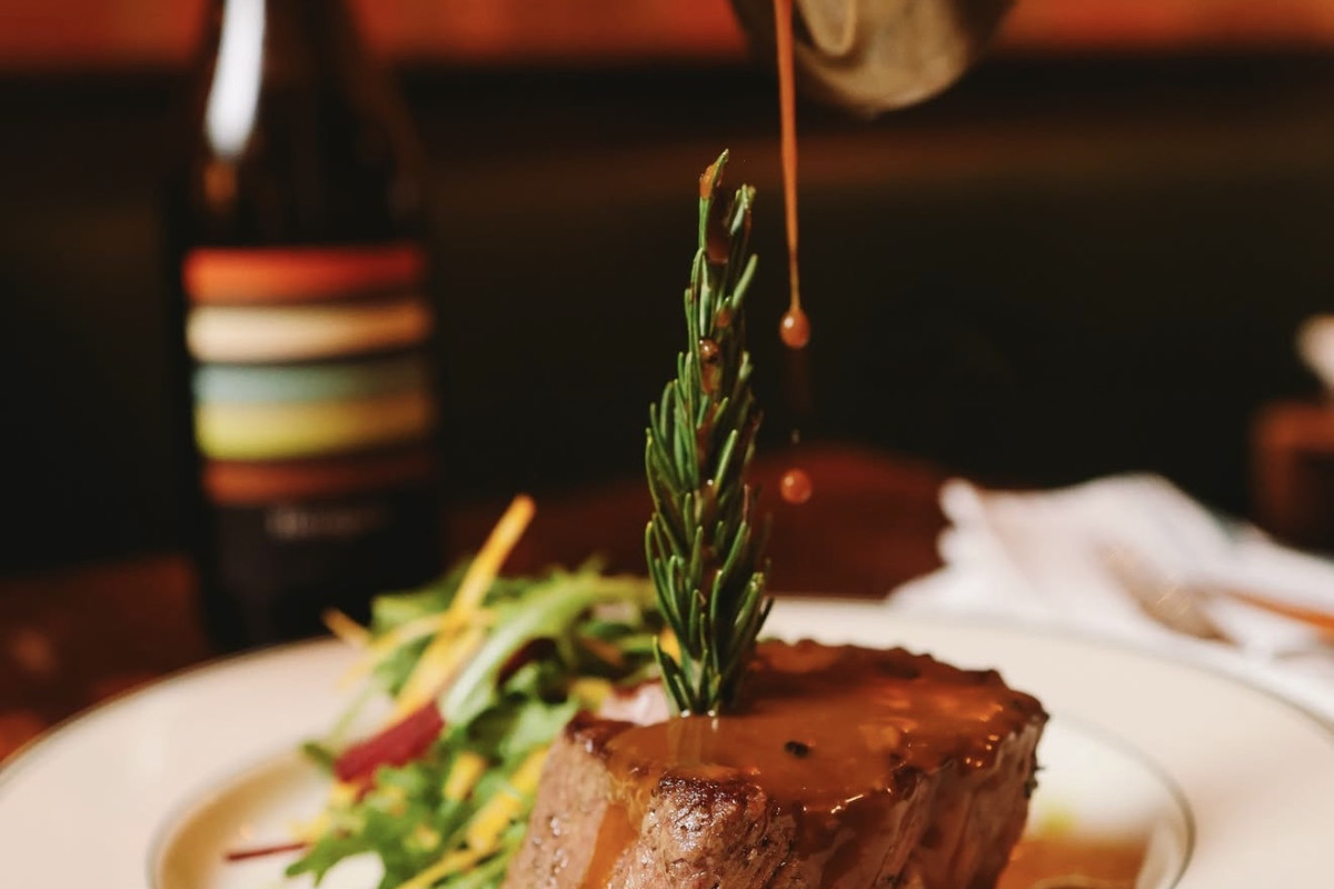 Arnaud's Steak & Seafood