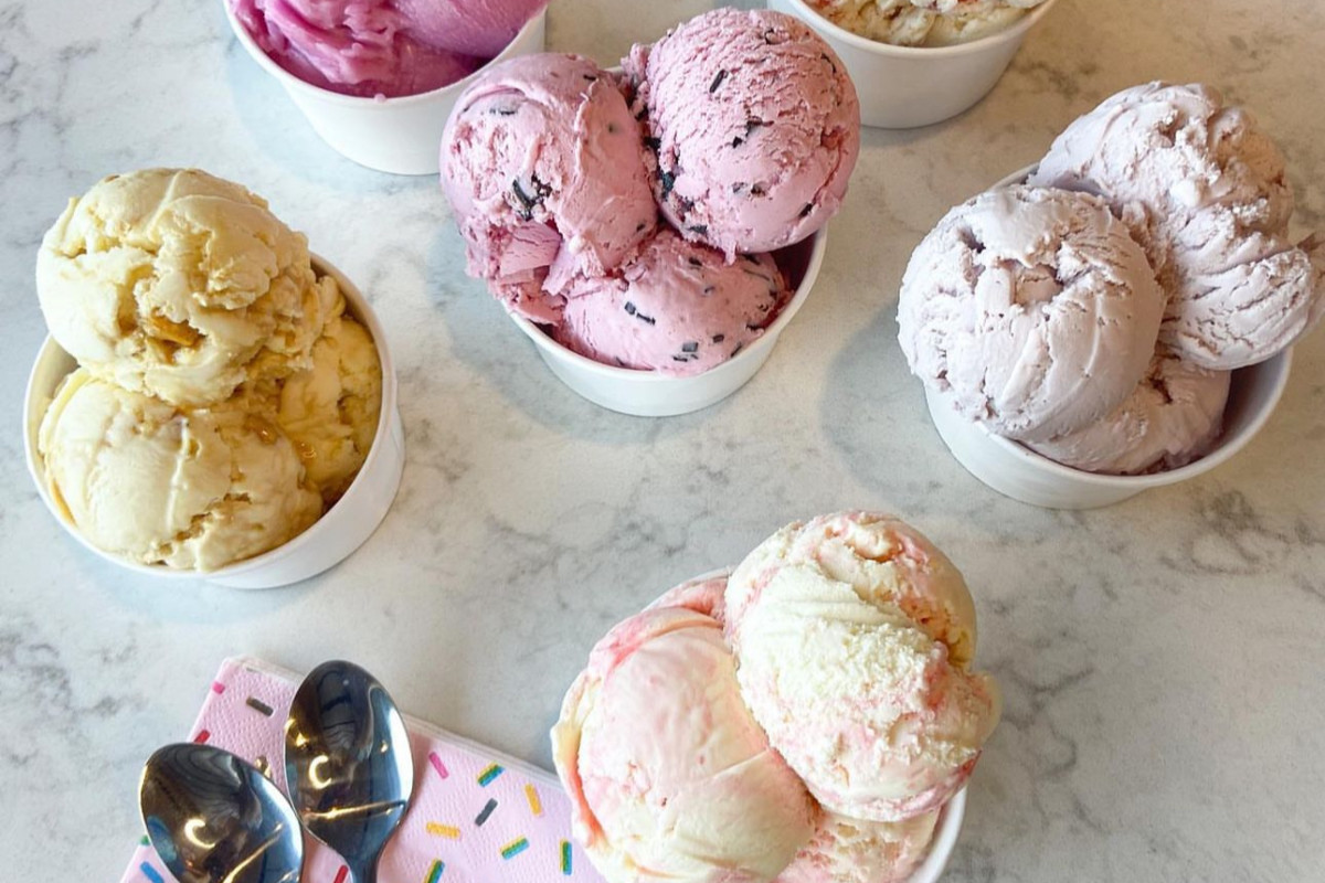 Photo 1 of 4: Blue Scoop Creamery - Brea