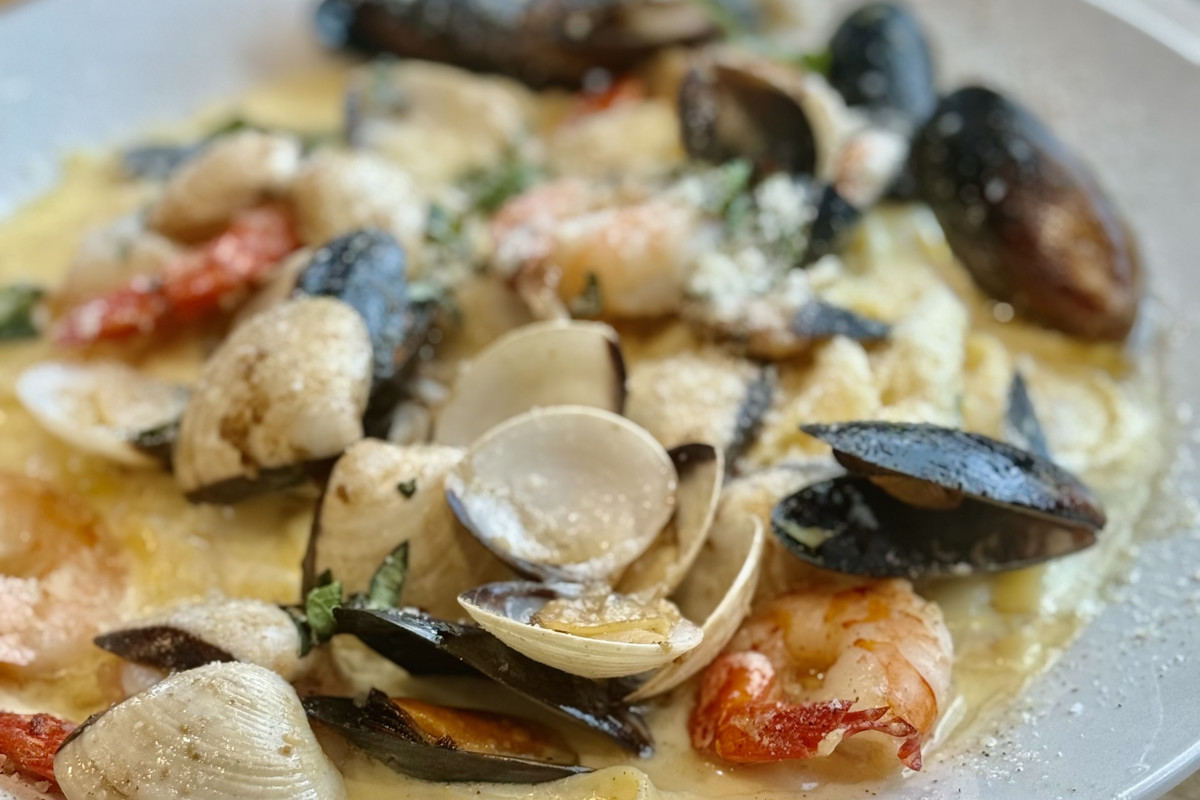 Agostino's Bistro & Pub