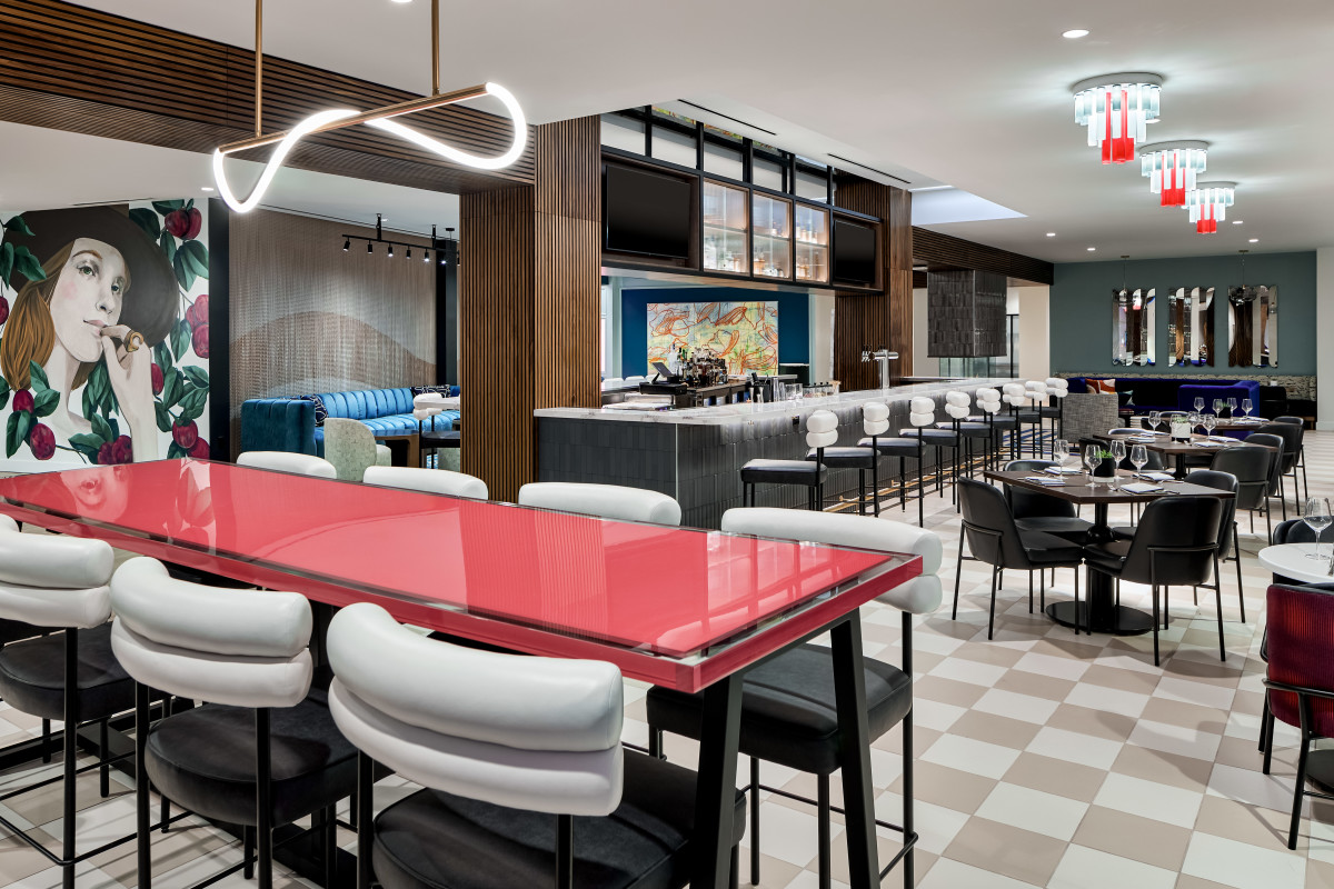 Iris Cafe & Restaurant