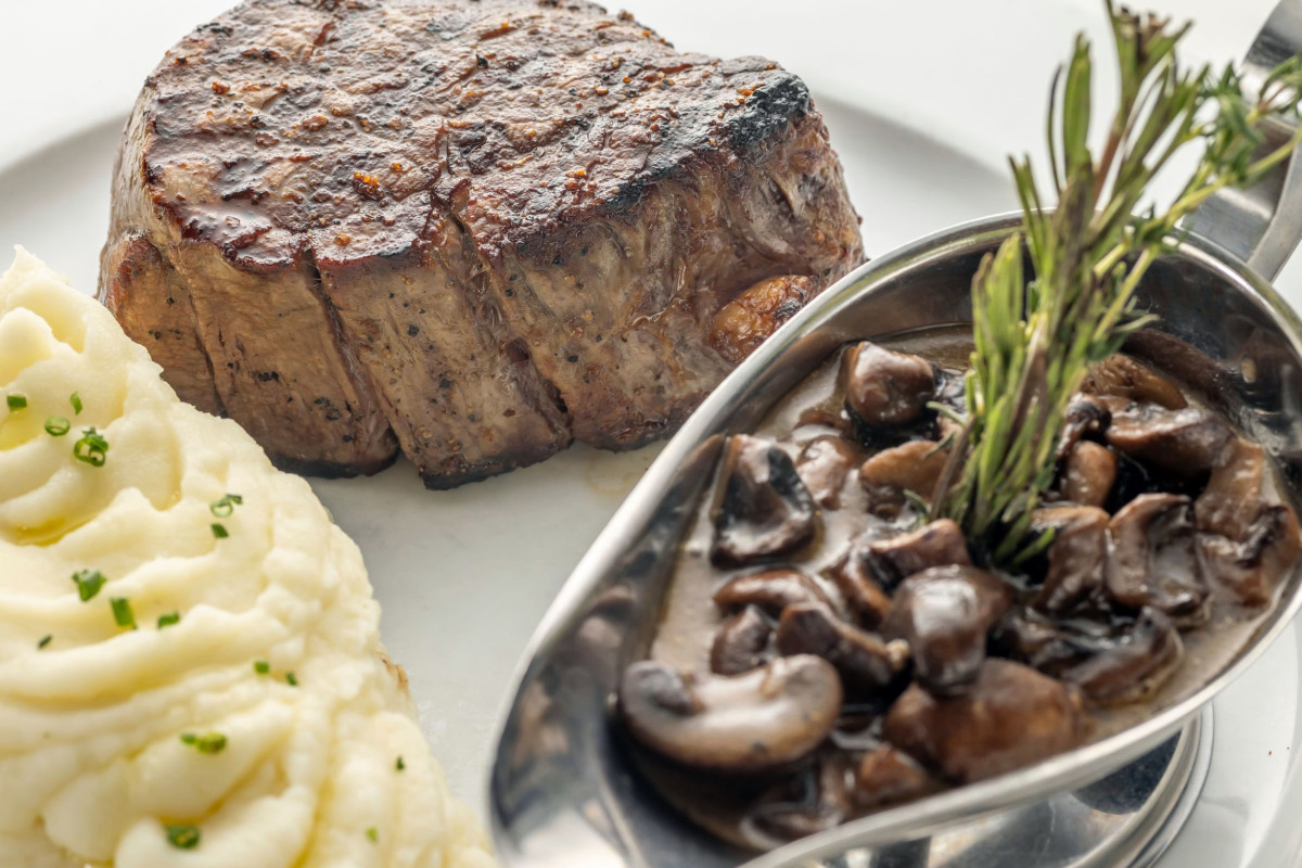 Royal35 Steakhouse