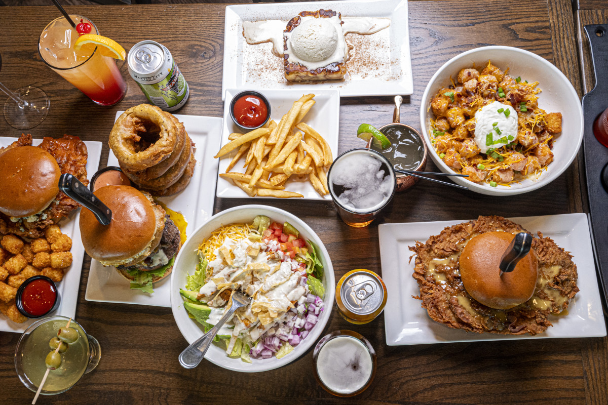Photo 1 of 4: Burg & Barrel - Lenexa