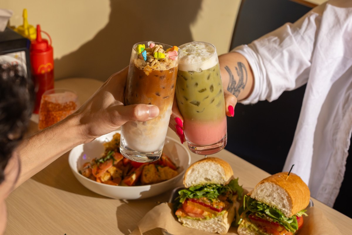 High Road Deli & Bar